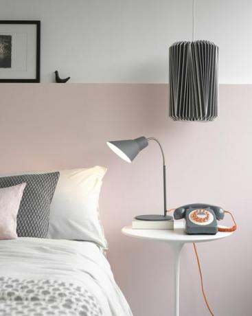 ružičasta i siva spavaća soba
