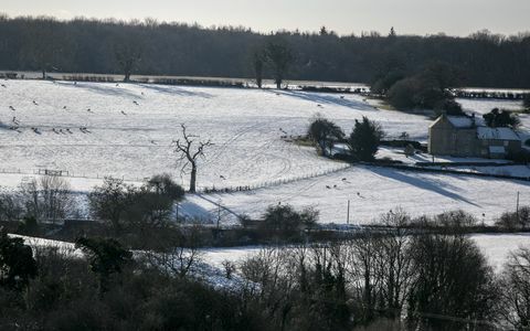 Snijeg pokriva polja 28. prosinca 2017. u blizini mjesta Cirencester, 