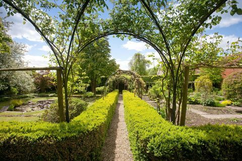 Manor Farm House - Wiltshire - Vivien Leigh - vrtna staza - Savills