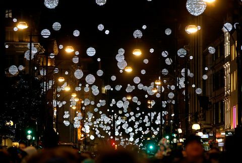 Svjetski poznati božićni sefovi na ulici Oxford upale se događaj u vodeću trgovinu Johna Lewisa