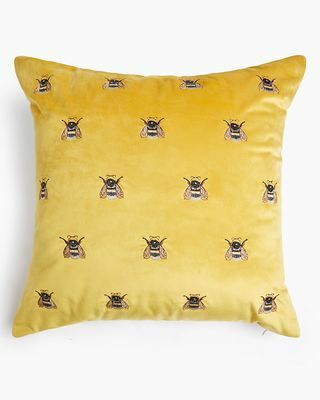 Jastuk od baršunaste pčele