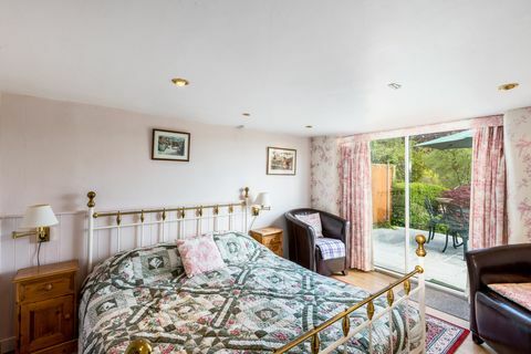 14 Gold Hill - spavaća soba - Shaftesbury - Hamptons International