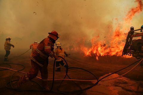 Požari vatre nastavljaju se sagorijevati po NSW-u kako se katastrofalni požarni uvjeti olakšavaju