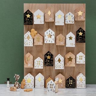 Adventski kalendar drvene kuće