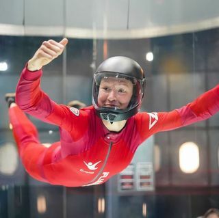 iFLY Indoor Padobranstvo i tečaj napada za dvoje na The Bear Grylls Adventure