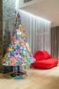 Božićno drvce tematske božićne drvce Alice u zemlji čudesa izrađeno je od plastike