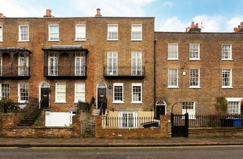 63 Kings Road - Windsor - AY Nutt - sprijeda - Hamptons International