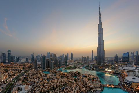 Crta grada u Dubaiju, Ujedinjeni Arapski Emirati.