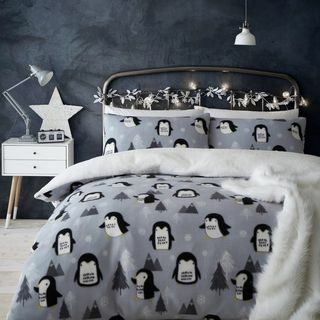 Set za božićne poplune od ugodnog pingvinskog runa