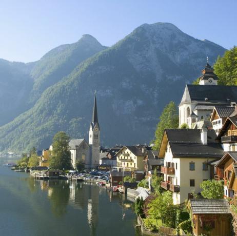 Austrija, Salzburger Land, grad Hallstatt pored jezera