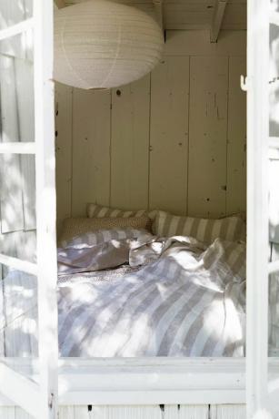 suvremena spavaća soba na seoskoj kući