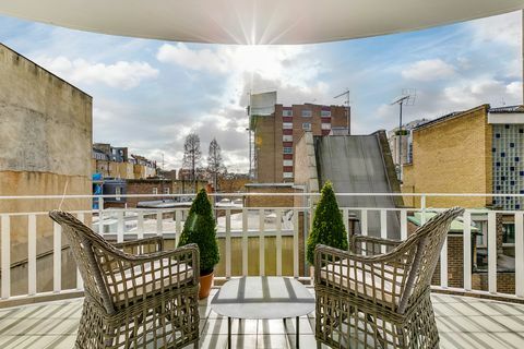 Whaddon House - Knightsbridge - The Beatles - balkon - Chestertons