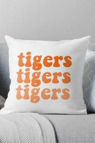 Tigrovi bacaju jastuk