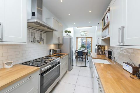 193 St Johns Hill - Slim House - London - kuhinja - Savills