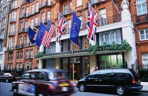 Luksuzni hotel s pet zvjezdica Claridges uživa u pokroviteljstvu bogatih i slavnih u Brook Street Mayfair.
