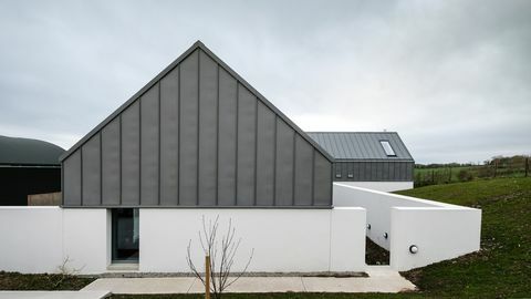 House Lessans, izvanredno jednostavan dom u County Downu koji je dizajnirao McGonigle McGrath, proglašen je RIBA House of Year 2019