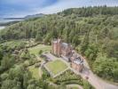 Škotski dvorac sa 16 spavaćih soba prodaje se s dva nenaseljena otoka