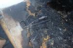 Vatrogasci objavljuju šokantnu fotografiju loše oštećenog stana nakon što ispravljač kose izazove požar