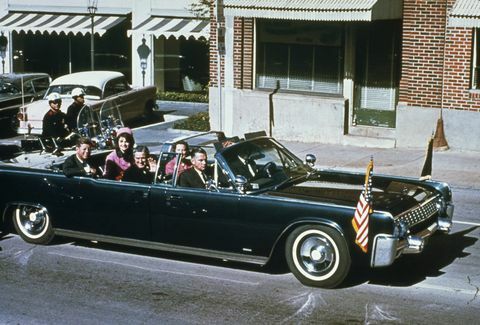 JFK i Jackie Kennedy na autocesti u Dallasu