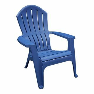 Plastična Adirondack stolica koja se može složiti