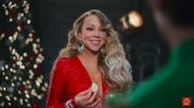 Mariah Carey Stars u svečanim šetačima Božićni oglas 2019