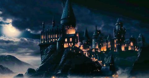 dvorac hogwarts, kako se vidi u serijalu filmova o Harryju Potteru