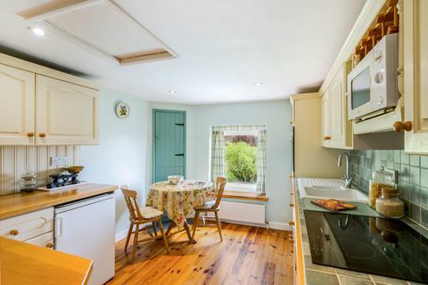 14 Gold Hill - kuhinja - Shaftesbury - Hamptons International