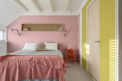 Šarene male spavaće sobe s ružičastim zidovima limene zelene boje