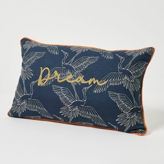 Jastuk s izvezenim plavim ždralom iz snova