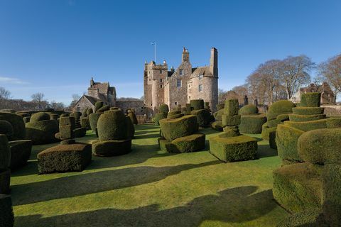 Dvorac Earlshall - St Andrews - topiar - Škotska - Savills