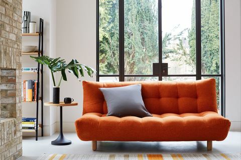 Narančasti dizajn dnevnog boravka na sofi - Interijeri staništa i topologije - mali prostor za stanovanje